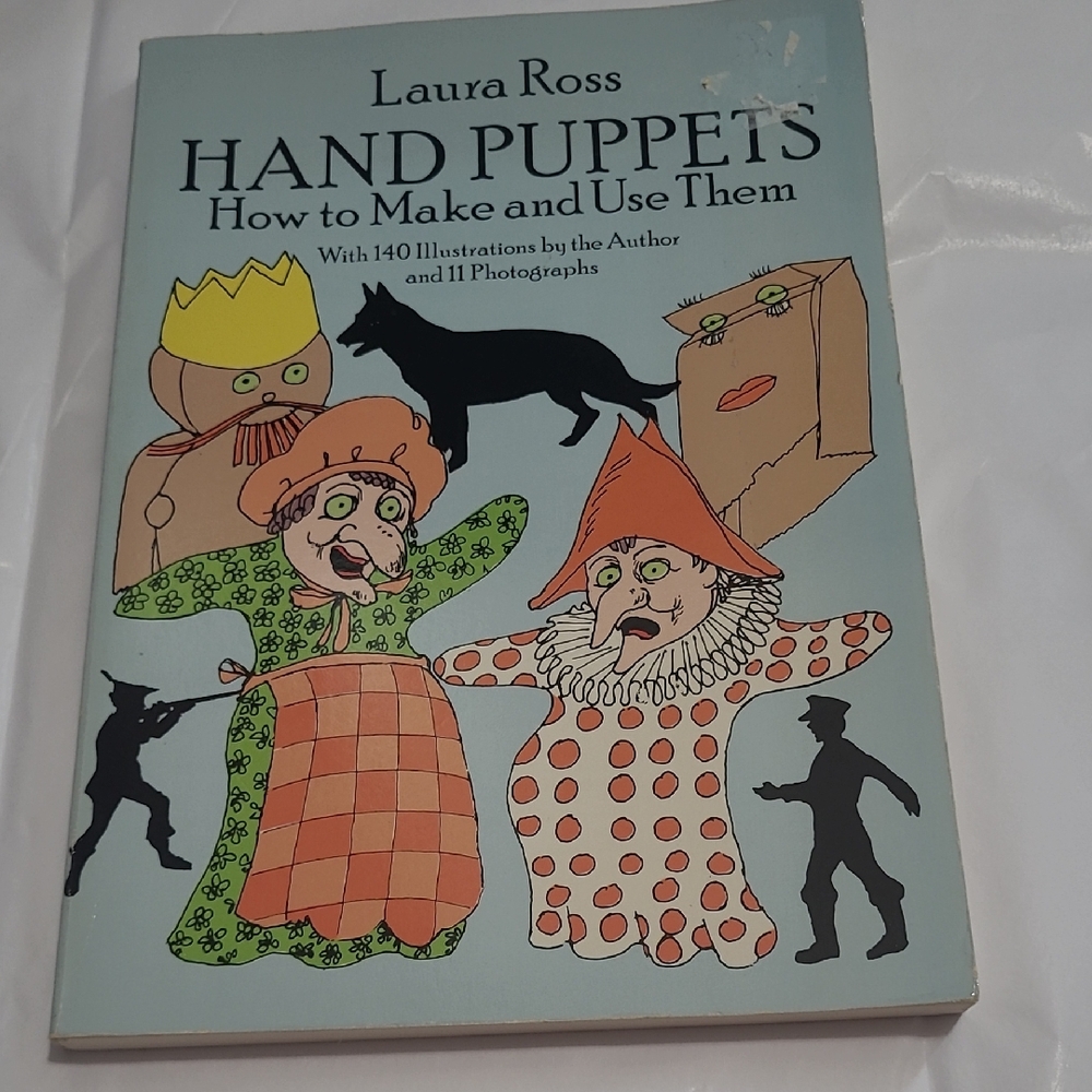 3/$5 Or 6/$10❤️Hand Puppets Book by Laura Ross